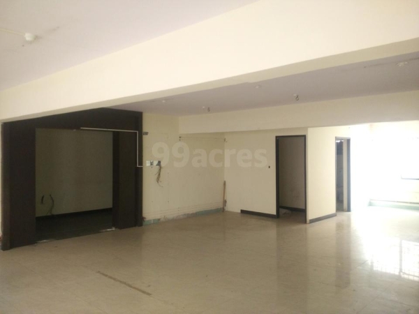 7800sqft Commercial site with 22000sft building for sale